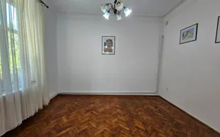 Casa eleganta cu tavane inalte si gradina superba - Poză 11