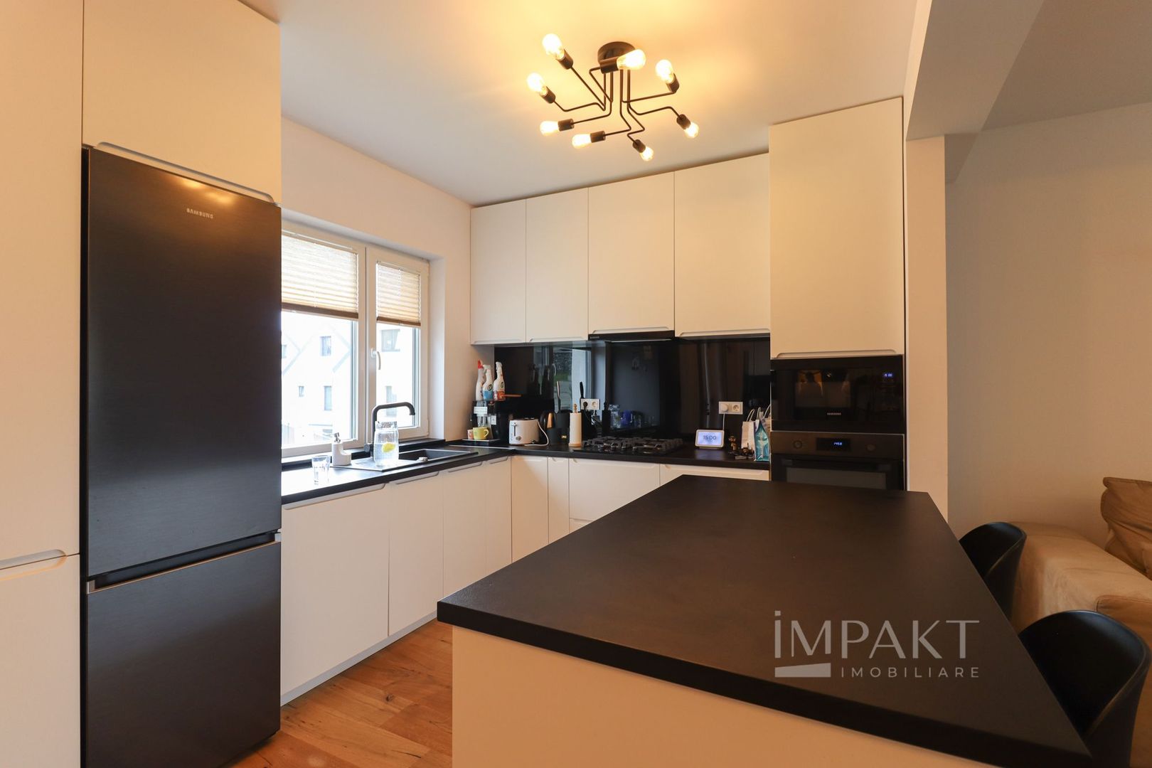 Casa insiruita cu finisaje de lux in cartierul Europa - Poză 6