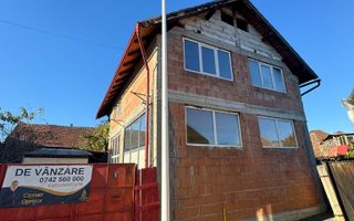 Două case la roșu în curte – Zona turistică Ocna Sibiului - Poză 6