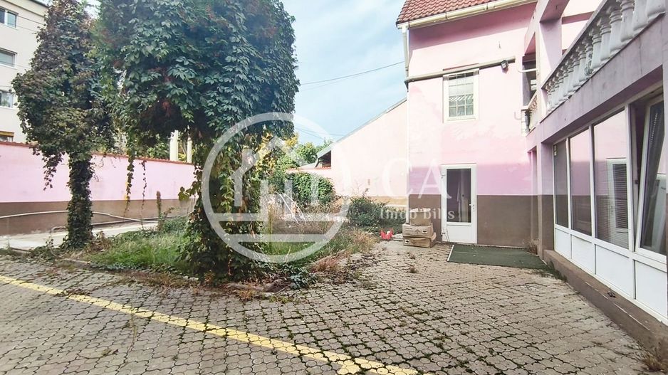 Casa de închiriat cu 6 camere în Rogerius, Oradea - Poză 1