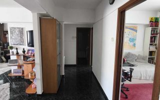 Vand apartament 4 camere , decomandat, mobilat si utilat, la autogara Militari et. 8/10 - Poză 2