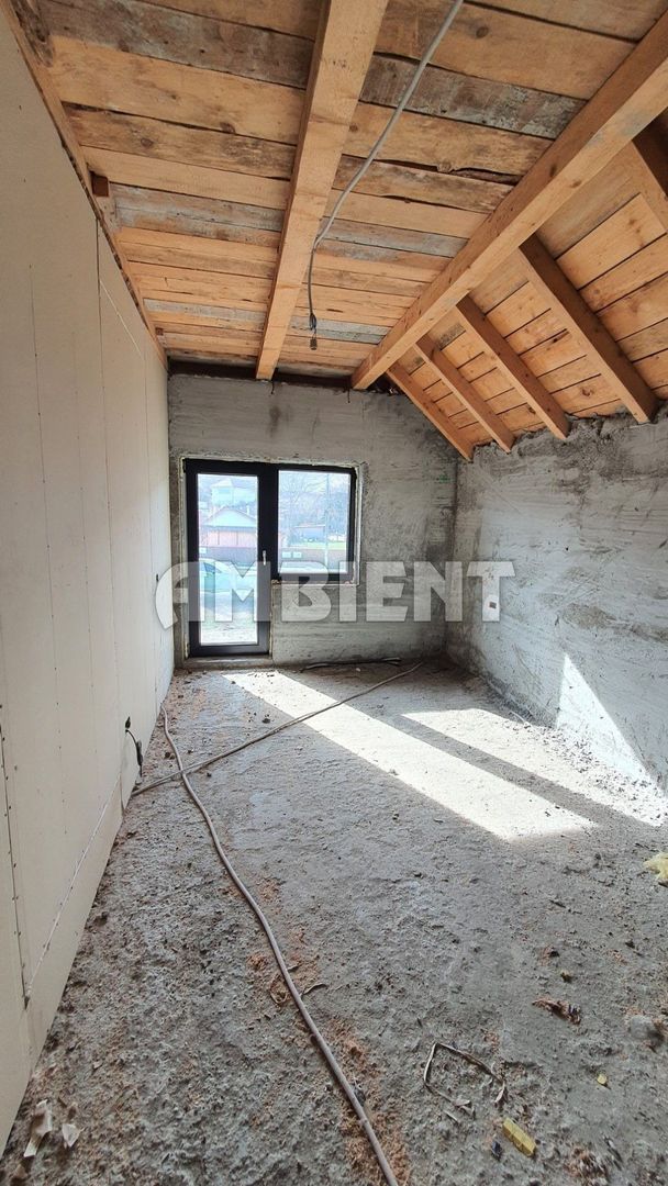 CASĂ individuală P+1E și teren 3000 mp, zona BRODOC; - Poză 4