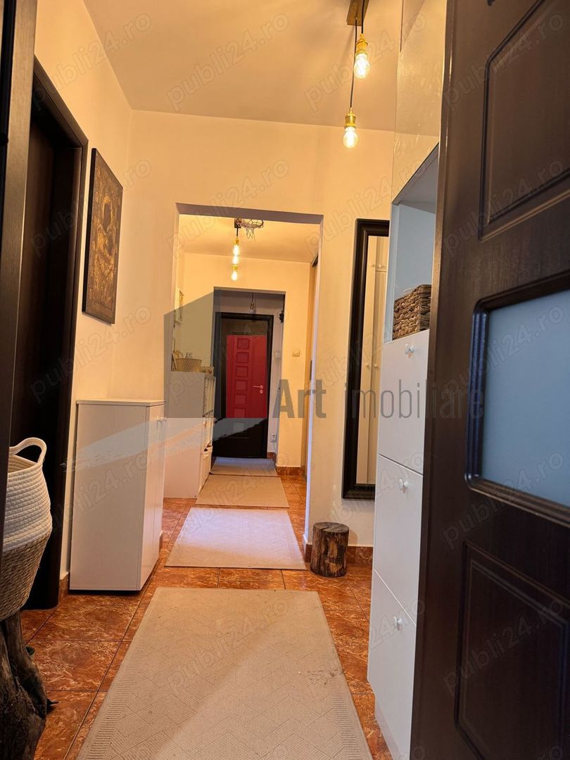 Apartament cu 3 camere de vanzare in zona Pajura. - Poză 3