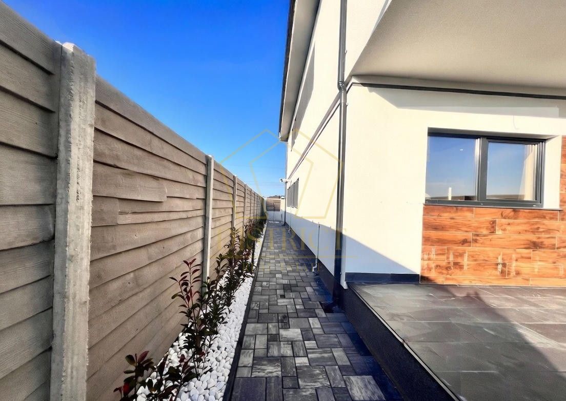 Duplex modern cu 5 camere si carport  I Mosnita Noua I - Poză 12