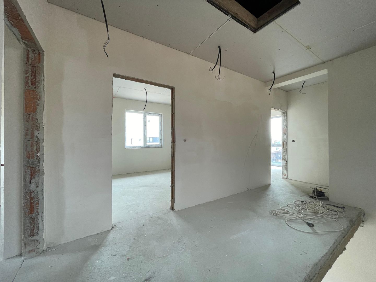 Duplex despartit prin camera tehnica - 4 Dormitoare - Urseni - Poză 7