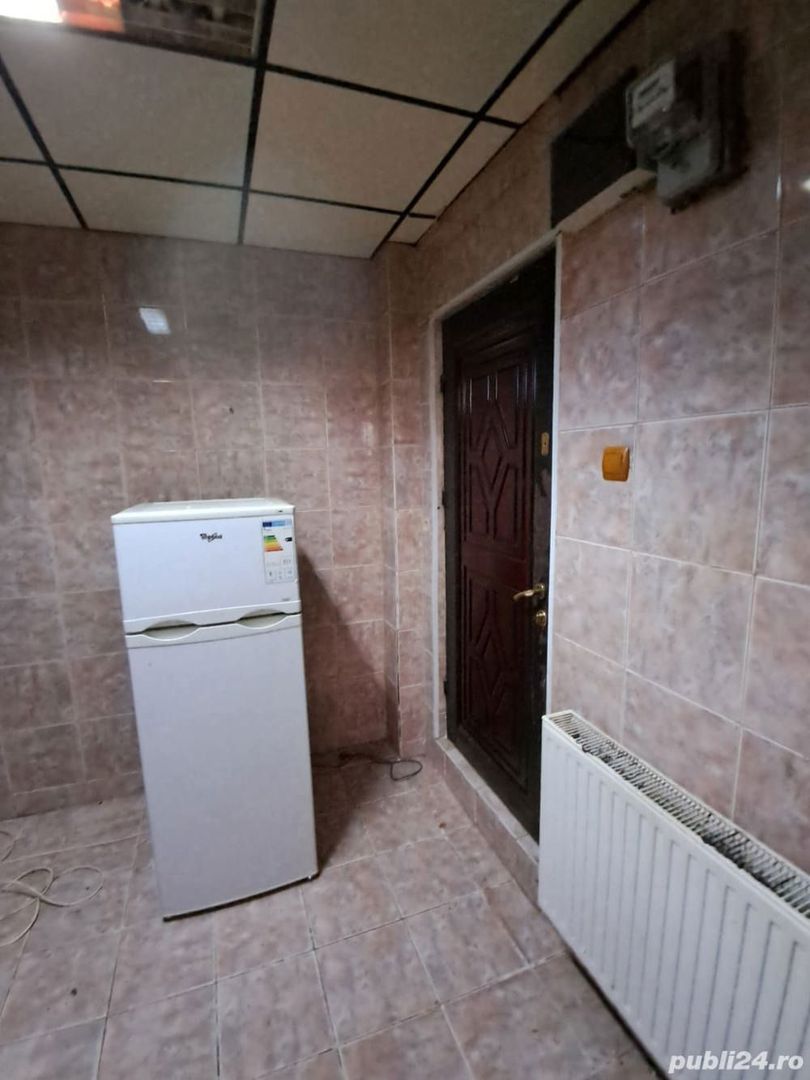 BRASADAS închiriază garsoniera 30mp la DEMISOL zona Bd.Unirii. - Poză 6