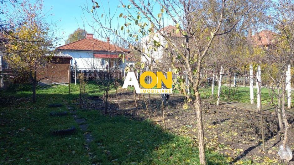 Casa 3 camere. 834 mp teren, zona cetatii Alba Carolina - Poză 2