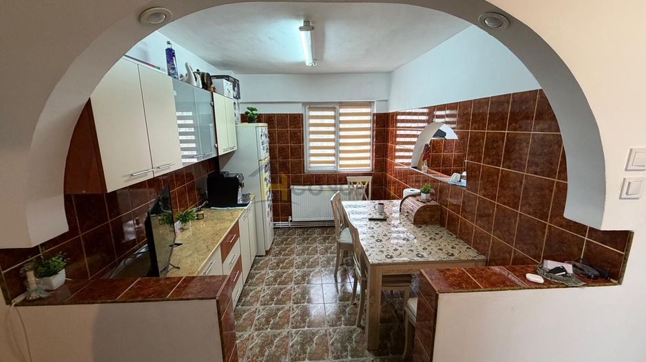 Apartament 3 camere decomandat Margeanului - Poză 5