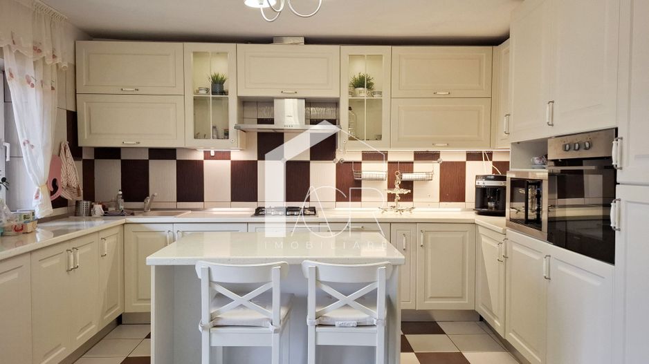 Casa P+M, cu 5 camere, zona Central - Poză 4