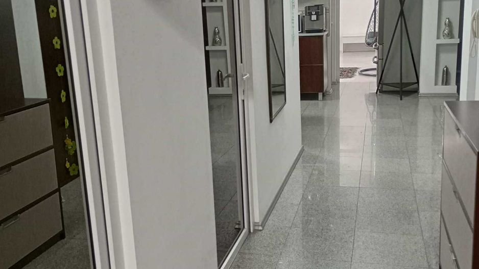 vând apartament 3 camere ultracentral, Satu Mare, - Poză 4