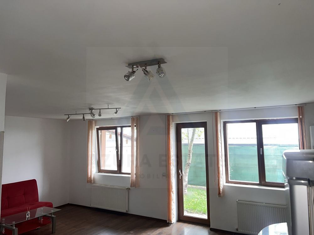 Casă cu 4 camere, curte proprie și 2 balcoane – Șelimbăr - Poză 9