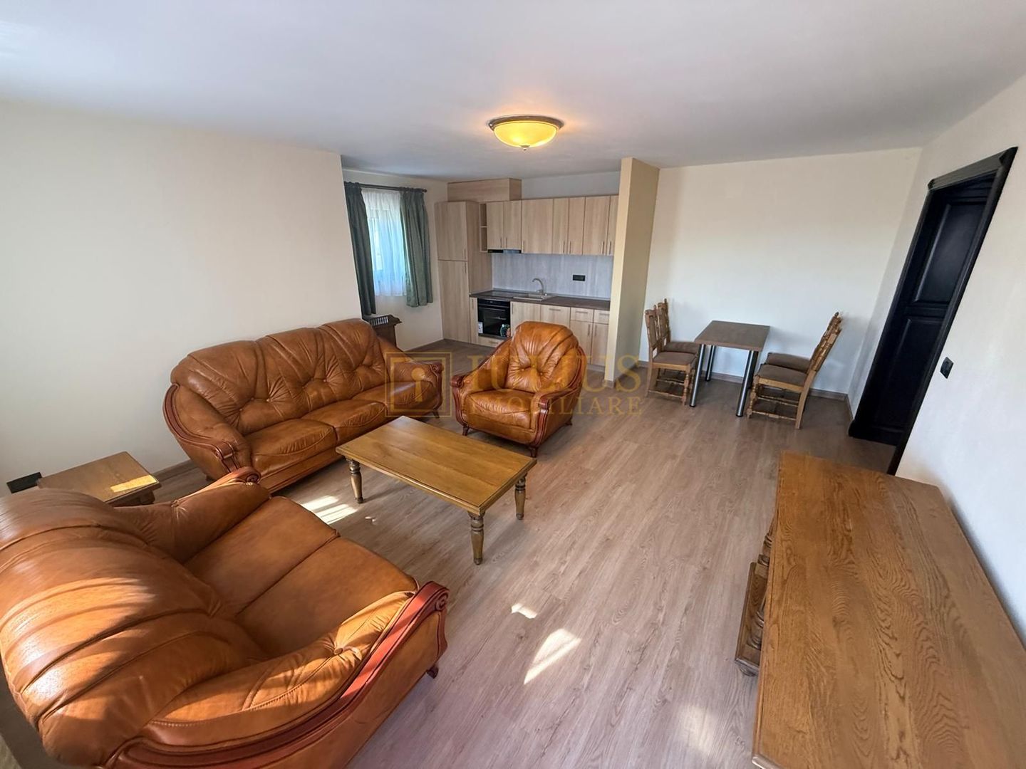 Mosnita Noua-Castel Royal| 2 camere| stil bavarez din lemn si piatra naturala - Poză 3