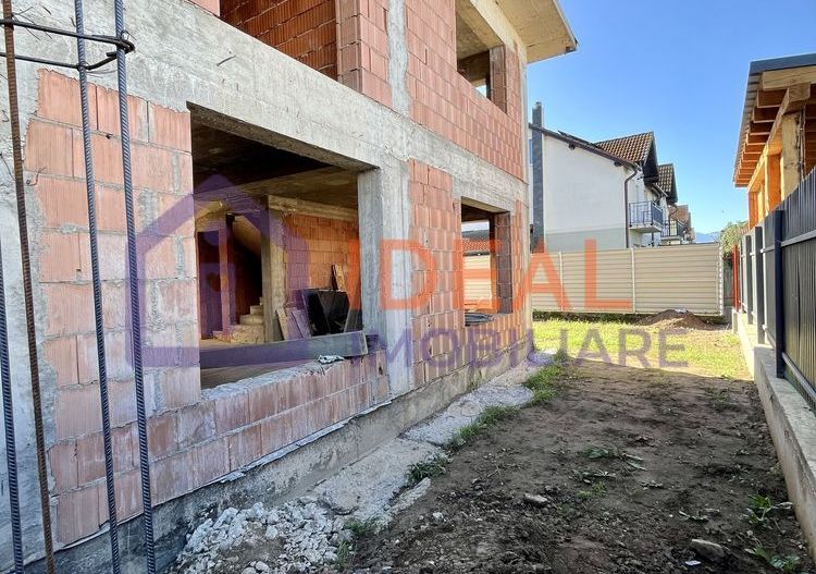 Duplex cu 4 camere si gradina in Selimbar, zona Trifoiului - Poză 3