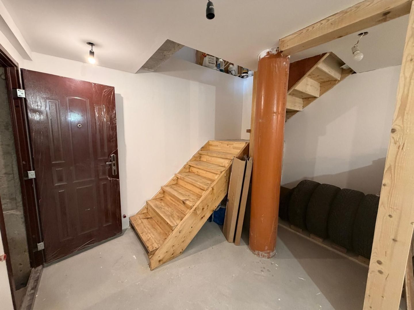 Casă de vanzare 6 camere 220 m² utili cu 376 M² teren la șosea - Poză 24