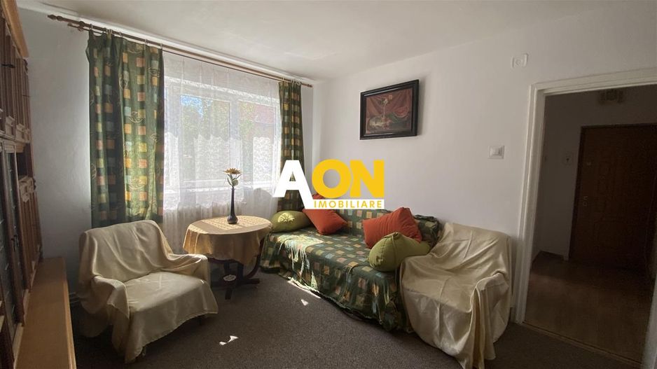 Apartament 3 camere, decomandat Cetate - Poză 3