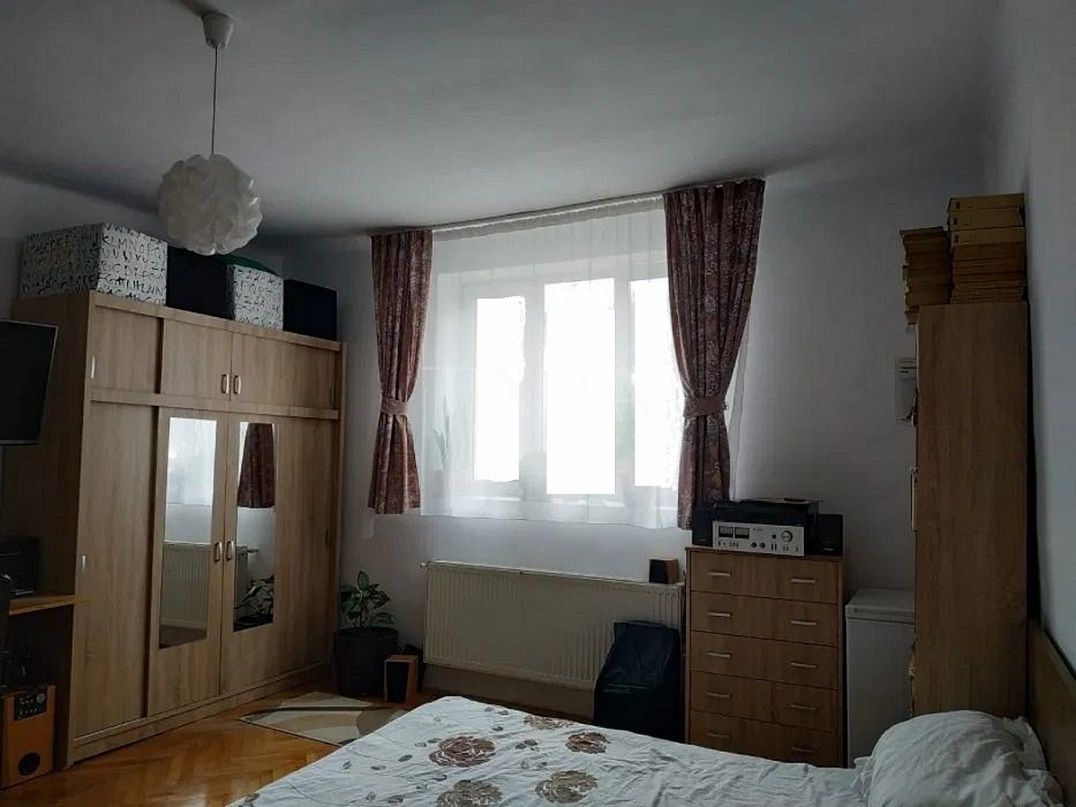 Casa cu 2 camere de vanzare in zona Gruia. - Poză 5