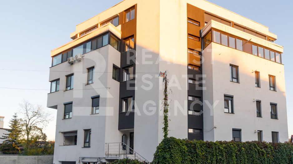 Vânzare, apartament, 4 camere, zona Giulești - Poză 1