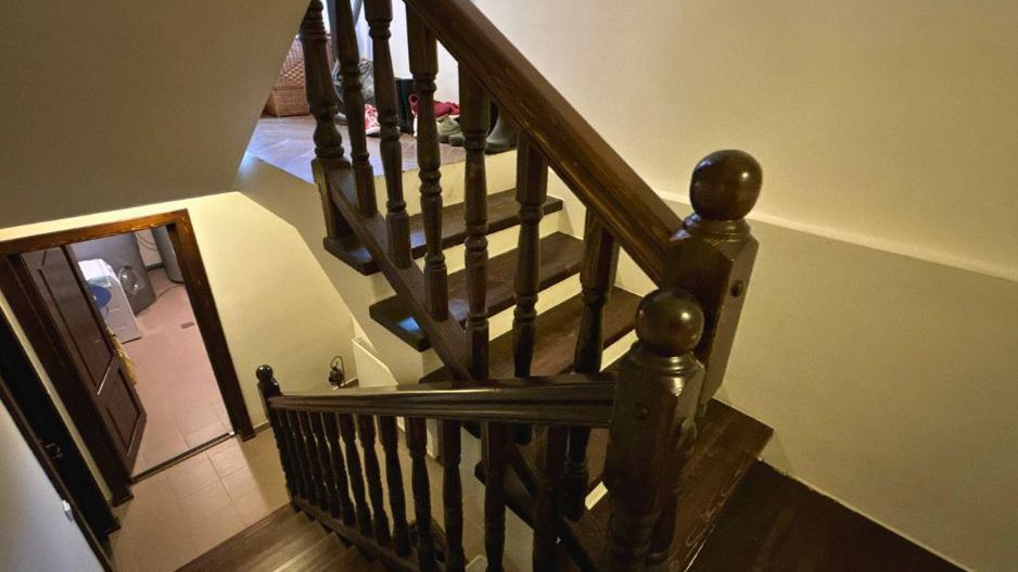 Vilă cu 10 camere P+2E+M 400 M² utili 2800 M² Teren Comandau - Poză 16