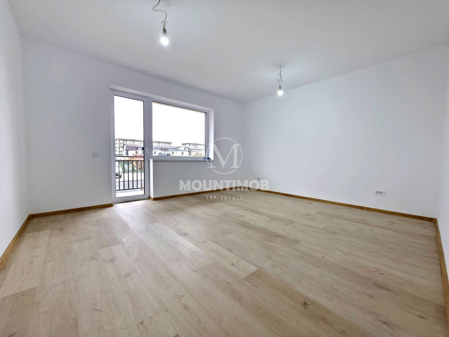 Comision 0%,  Apartament 3 camere, boxa, parcare, Tractorul | N. Labis - Poză 1
