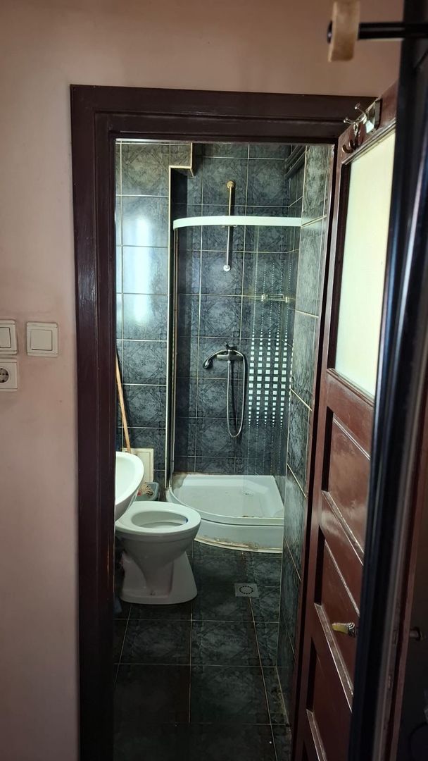 Dorobantilor | 3 camere | etaj 1 | centrala proprie | necesită renovare - Poză 8
