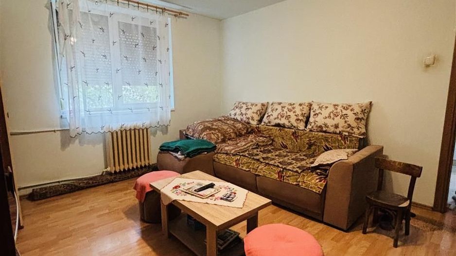 APARTAMENT CU 2 CAMERE SEMIDECOMANDAT ZONA CANTEMIR - Poză 3