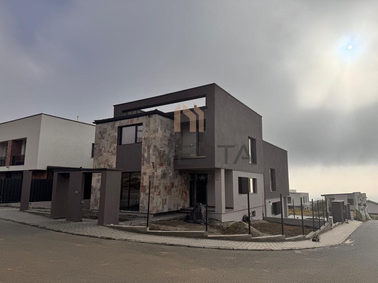 DE VANZARE DUPLEX CARTIER VORONET - Poză 1