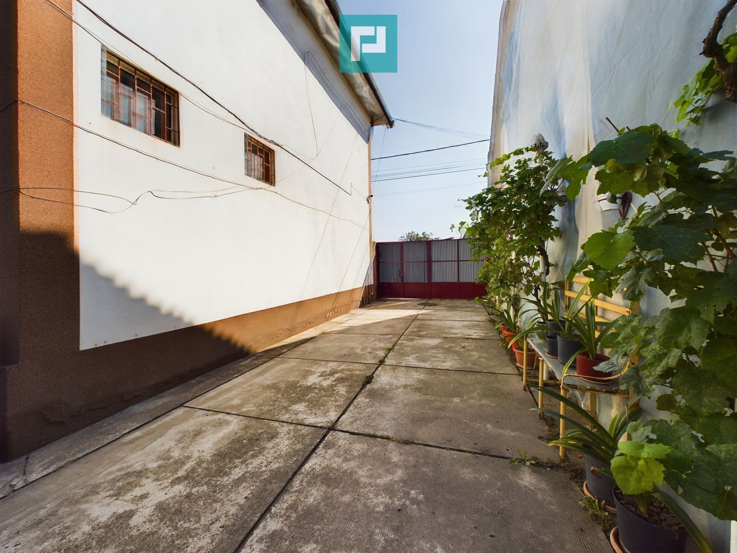 Casă cu teren de 1246 mp în Pârneava - Poză 17