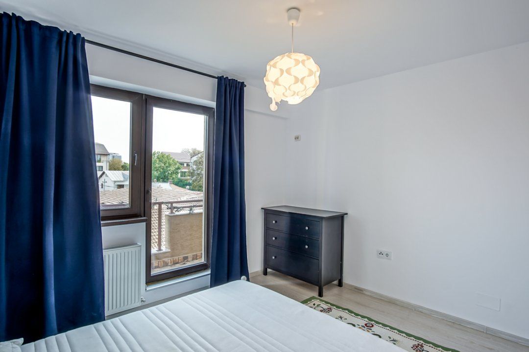 Apartament 3 camere si loc de parcare - Poză 4