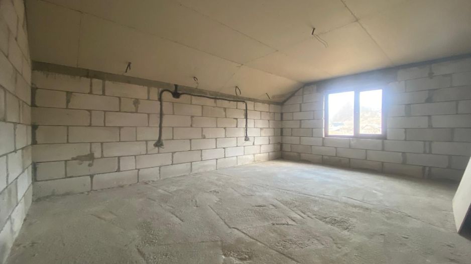 Zona de deal! Vanzare casa cu 6 camere in Pietrari - Poză 5