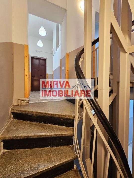 🏢 Spațiu de birouri – 5 camere, 3 băi – Mansardă vilă, Central - Poză 51