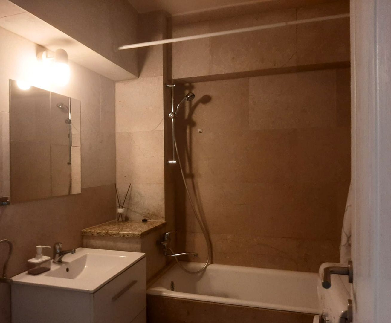 Vanzare 3 camere complet renovat zona pietonala Racadau - Poză 17