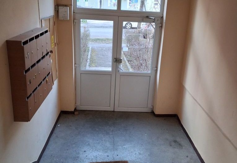 BRASADAS vinde ap 2 cam etaj 4/4 in Carpati 2. - Poză 8