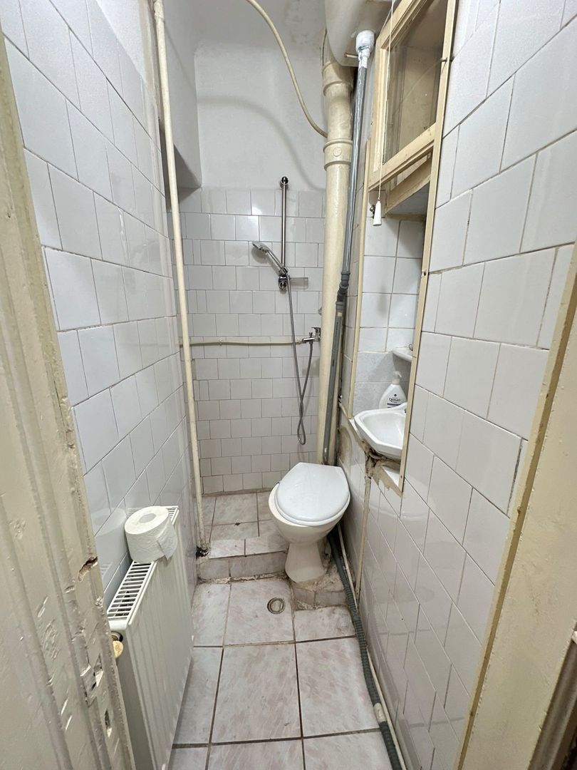 DE VANZARE GARSONIERĂ ÎN VILĂ | ULTRACENTRAL | CURTE | CENTRALĂ PROPRIE - Poză 7