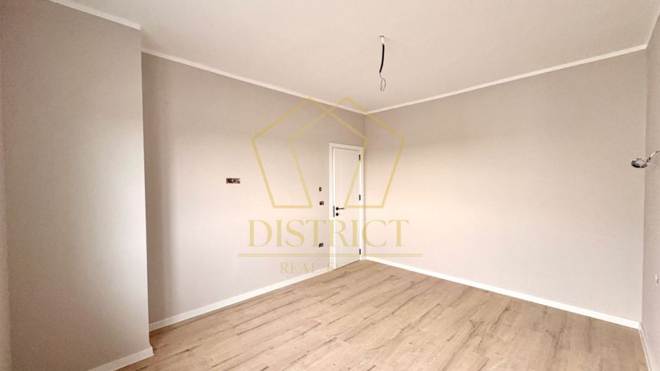 Duplex cu 4 camere, despărțit prin camera tehnica | Mosnita Veche - Poză 9