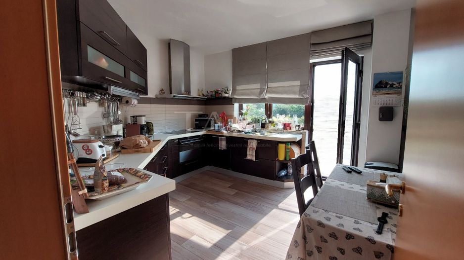 Casă cu 5 camere. de vânzare in Floresti, zona Parcului Poligon. - Poză 7