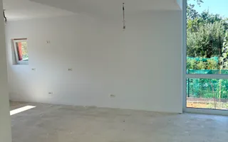 VILĂ CONTEMPORANĂ DE VÂNZARE – 450.000 €     COMISION% - Poză 12