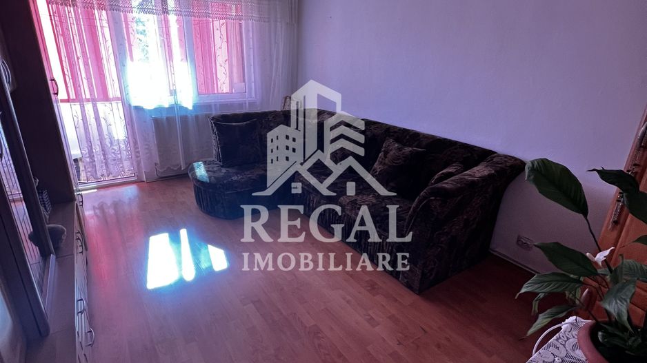Apartament 3 camere de vânzare – Micro 7 - Poză 2