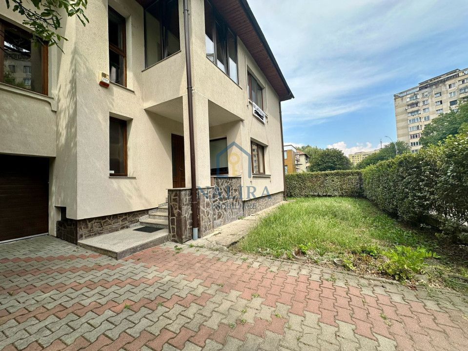 Casă de vânzare - Poză 1