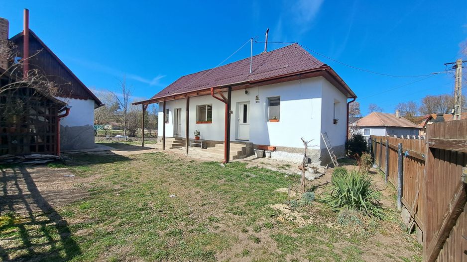 Două case de vanzare cu teren 1553 mp Reci - Poză 1