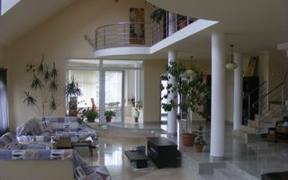 Reședință de lux cu potențial comercial –zonă Băi, Sângeorgiu de Mureș - Poză 13