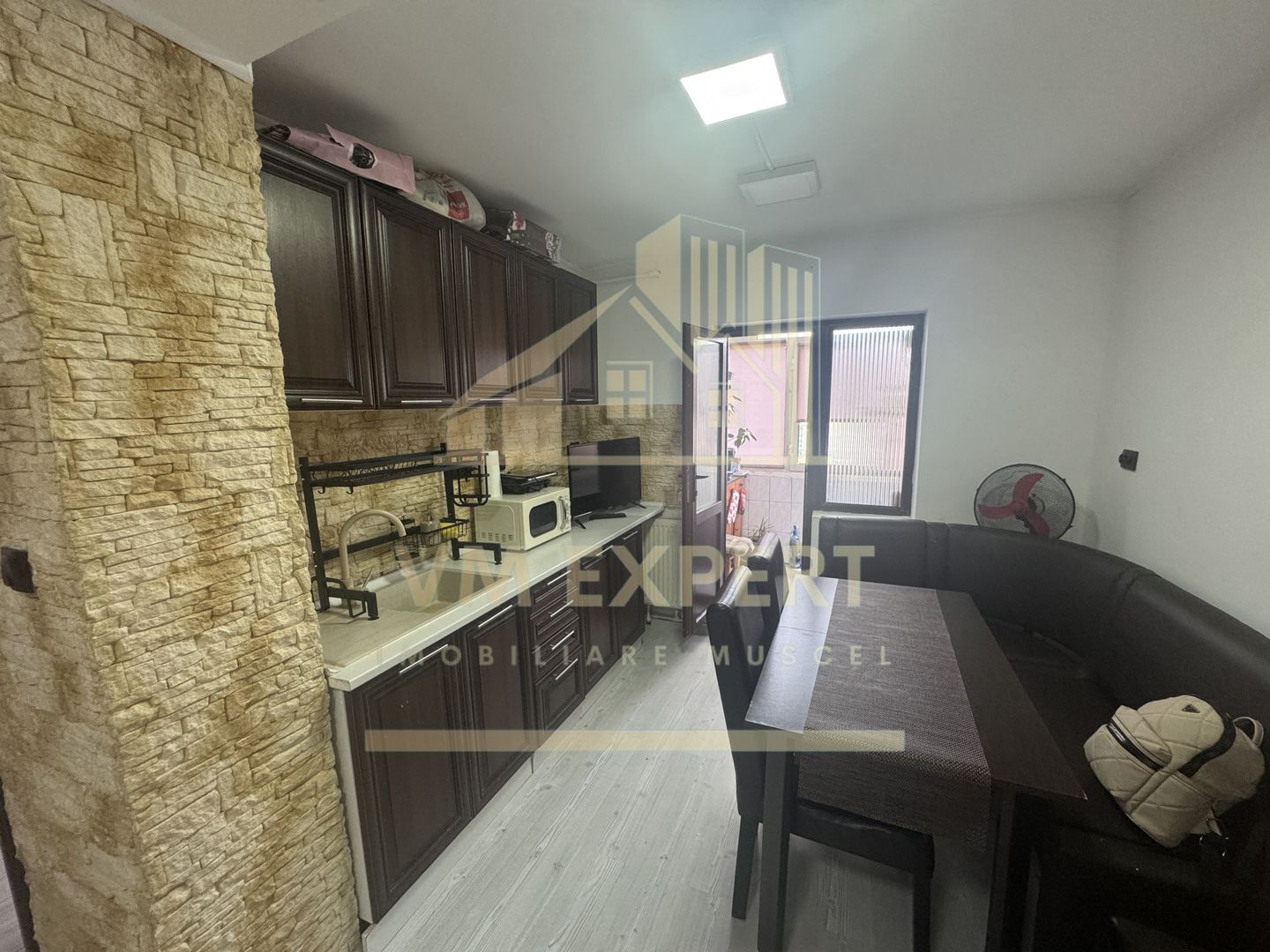 APARTAMENT 2 CAMERE ETAJ 4 CAMPULUNG GRUI - Poză 15