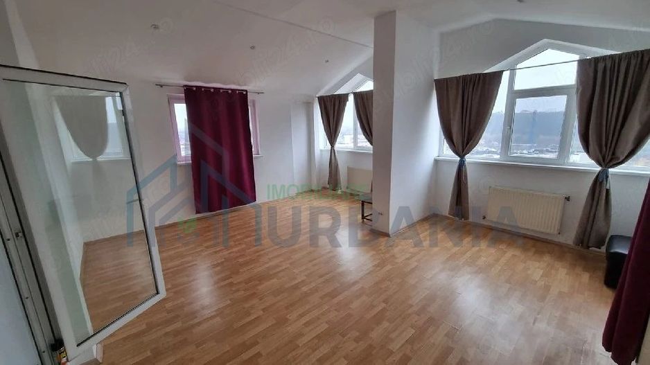 Penthouse cu 4 camere și terasă, Iași, zona Nicolina - Cug - Poză 2
