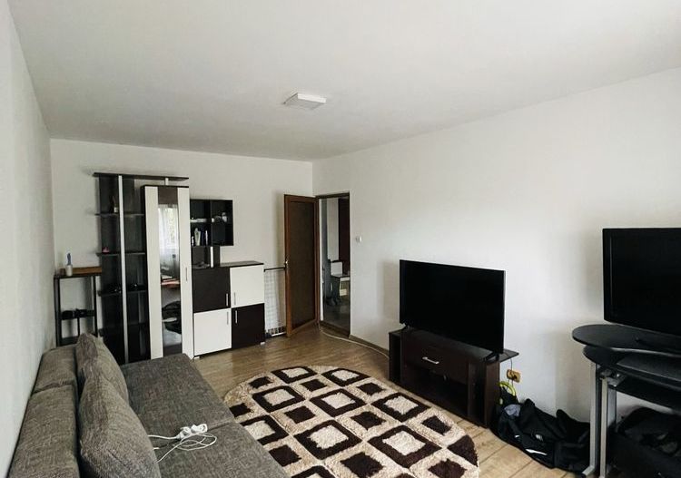 Apartament 2 camere, decomandat, etaj 1, zona excelenta - - Poză 2