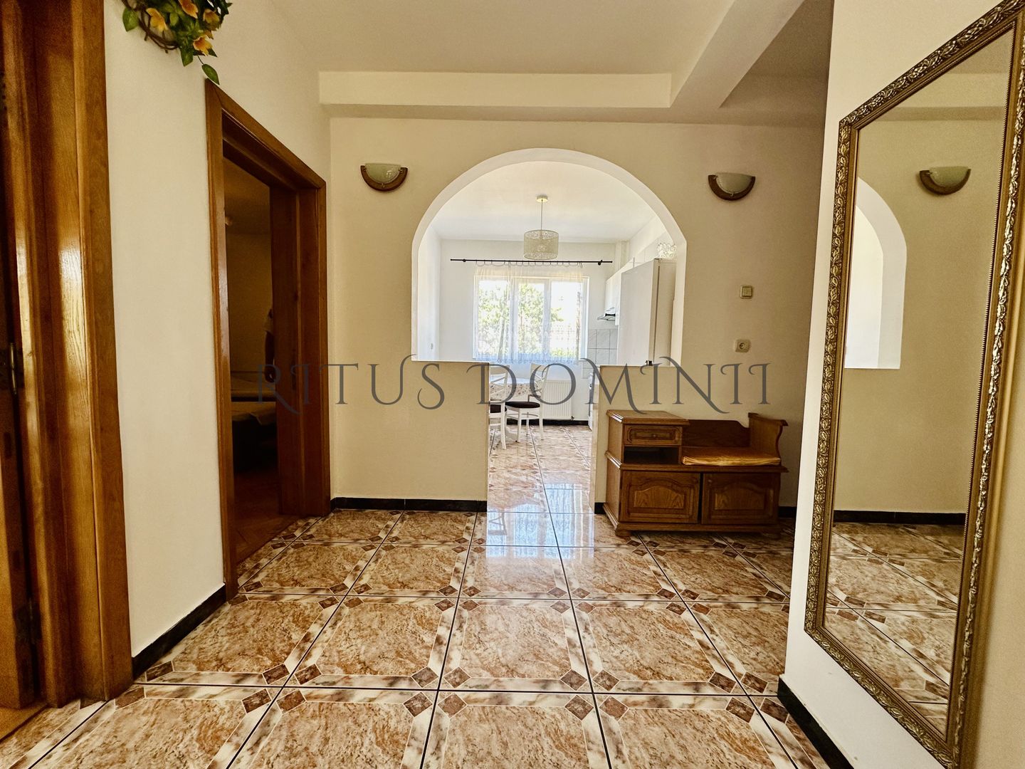 Apartament pentru 6 muncitori la Casa, Nufarul - Poză 11