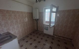 APARTAMENT 3 CAMERE ETAJ 2 GRUI  CAMPULUNG - Poză 1