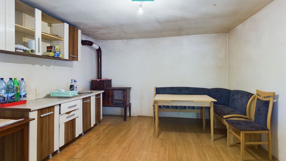 Casă cu 4 camere în Cruceni - Poză 7