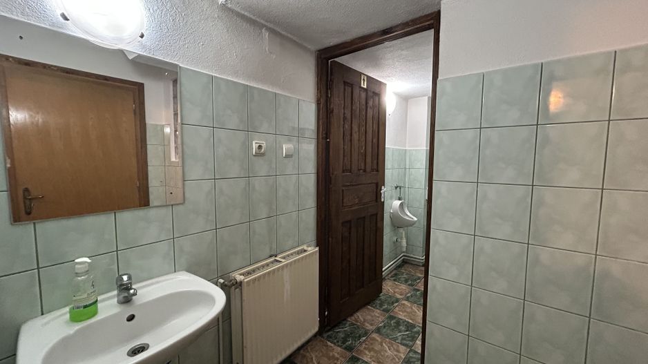 Pensiune cu potențial deosebit, vedere spectaculoasă spre Piatra Craiului - Poză 21