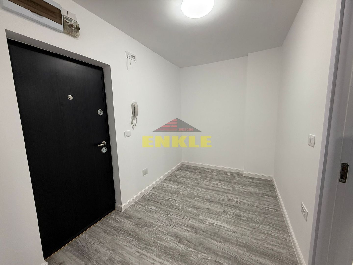 De vanzare apartament cu 2 camere, etaj2, RENOVAT IN TOATALITATE - Poză 6