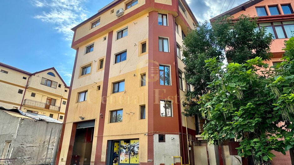 Vânzare apartament cu 3 camere - 130 m.p - în Zona CUG, Iași. - Poză 23