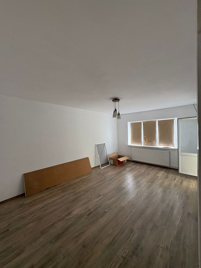 De inchiriat apartament cu 2 camere nemobilat, I. C. Frimu, etaj 3, 300 Eur - Poză 4